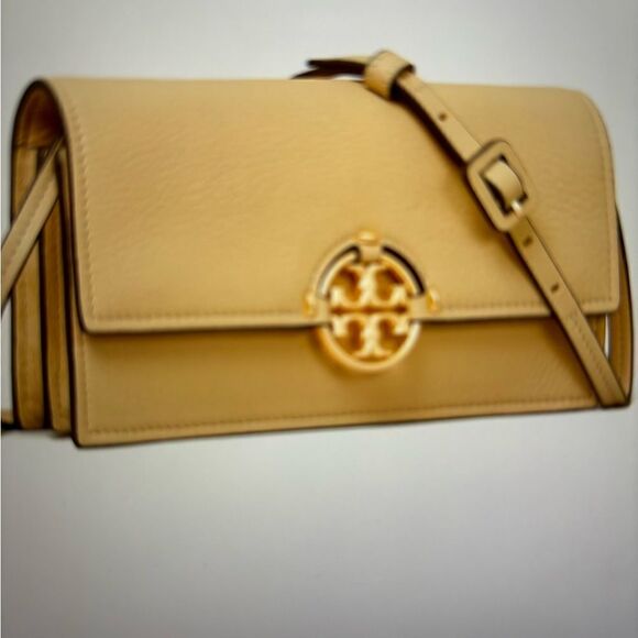 Tory Burch Handbags - NWT Tory Burch Miller Wallet Crossbody
